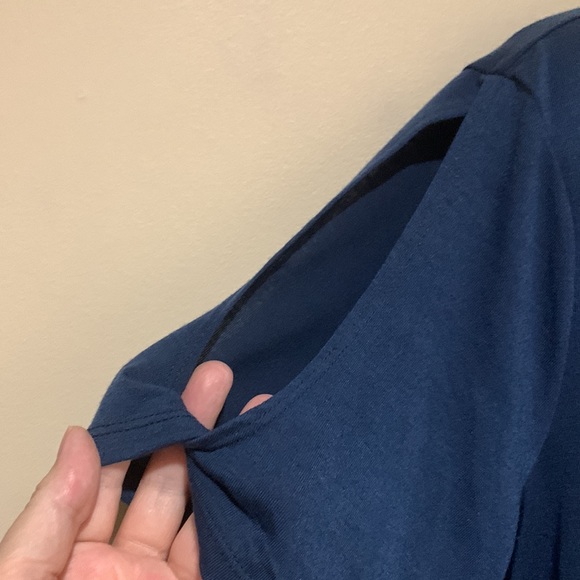 1X-3X Cold shoulder top - Picture 3 of 8